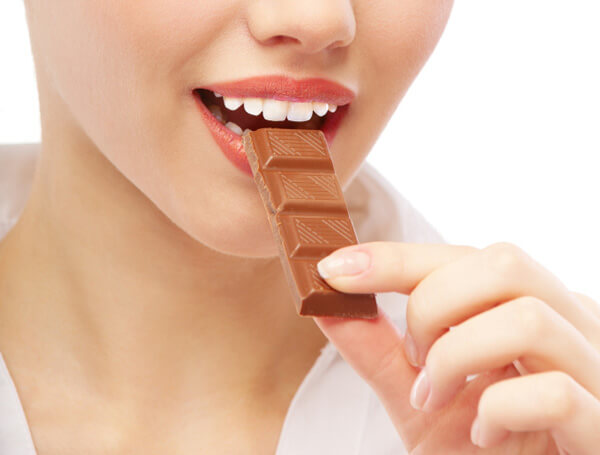 Eating chocolate causes acne